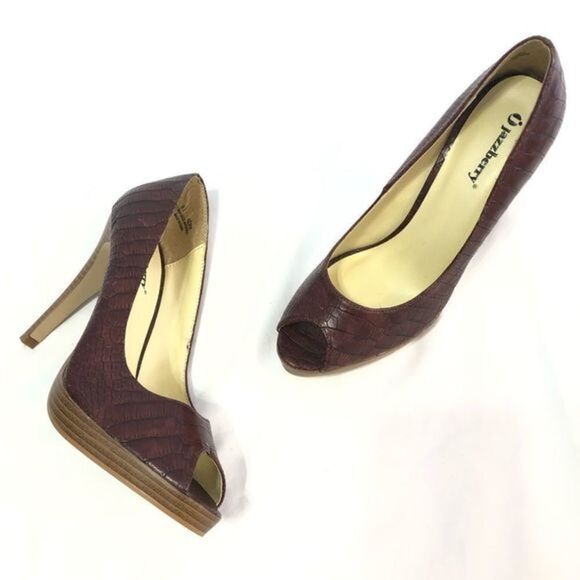 Jazzberry Shoes - 🔥NEW!🔥 Jazzberry Peep‎ Toe Pumps